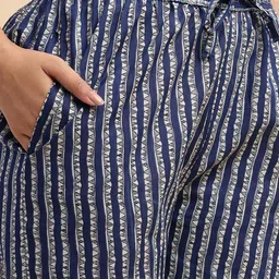 Vbuyz Women Floral Printed Cotton Kurta with Palazzo & Dupatta image 4