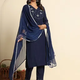 FLAMBOYANT Women Floral Embroidered Kurti with Trouser & Dupatta image 2