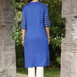 QISSA Women Printed Regular Kurta with Palazzos image 3