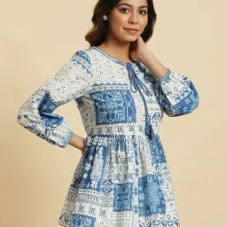 W White & Blue Cotton Printed Top image 4