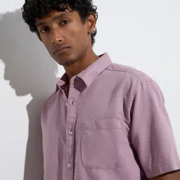 WES Casuals by Westside Mauve Solid Relaxed-Fit Linen-Blend Shirt image 4