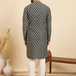 House of Pataudi Geometric Embroidered Thread Work Mandarin Collar Straight Kurta image 5