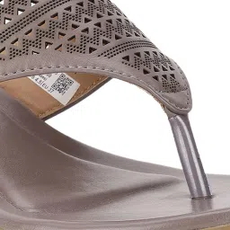 Bata Women's Grey Thong Wedges image 4