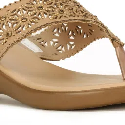 Bata Women's Tan Thong Wedges image 4