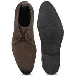 Shences Men's Brown Chukka Boots image 4