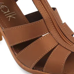 Catwalk Women's Brown Back Strap Sandals image 4