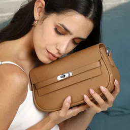 HAUTE SAUCE by Campus Sutra Women's The Overlap-Curve Sling Bag With Pouch image 2