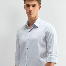 Arrow New York Men Manhattan Spread Collar Vertical Striped Cotton Slim Fit Casual Shirt image 3