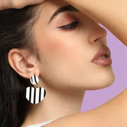 Sohi Gold Plated Casual Designer Drop Earrings image 2