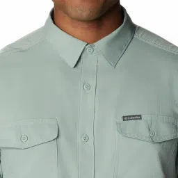 Columbia Men Green Utilizer II Solid Short Sleeve Shirt image 4