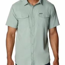 Columbia Men Green Utilizer II Solid Short Sleeve Shirt image 1