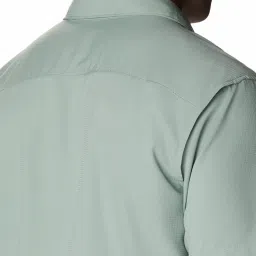 Columbia Men Green Utilizer II Solid Short Sleeve Shirt image 5