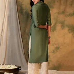 Indo Era Green Embroidered Straight Kurta image 2