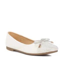 London Rag Women's Off White Flat Ballets image 2