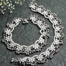 Karatcart Oxidized Silver Floral Kundan Anklet for Women-picture-12