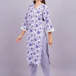 OH MI DIOS Women Floral Printed Cotton Kurta with Trousers image 4