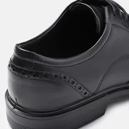 ECCO Men Lisbon Formal Shoes image 4