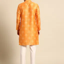 simaaya Sayisha Men Bandhani Printed Pure Silk Kurta with Trousers image 4