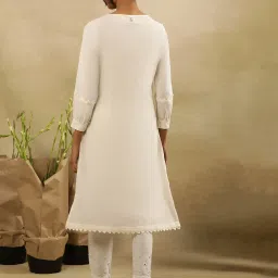 folksong W Paper White Cotton Embroidered Straight Kurta image 2