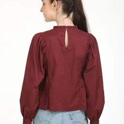 Levi's Women's Maroon High Neck Top image 2