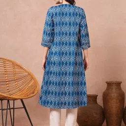 Fashor Blue Cotton Printed Three-Quarter Sleeves Kurta image 2