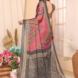 FABMORA Pink & Grey Printed Saree With Unstitched Blouse image 2