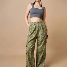 Bewakoof Green Relaxed Fit Mid Rise Cargos image 4