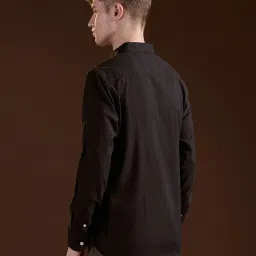 The Bear House Black Slim Fit Solid Shirt image 2