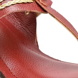 Rocia by Regal Women's Maroon Toe Ring Sandals image 4