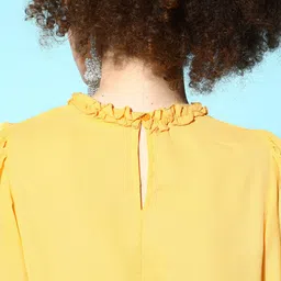 plusS Bright Yellow Solid Volume Play Top image 4