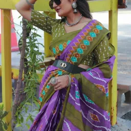 Satrani Purple & Green Cotton Ikkat Print Saree With Unstitched Blouse image 2