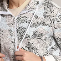 Campus Sutra Grey & Beige Regular Fit Printed Hooded Sweatshirt image 4