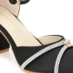 Clog London Women's Black Ankle Strap Sandals image 4