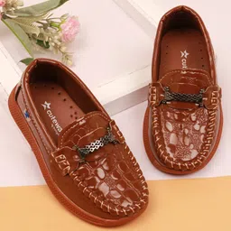 Cute Walk by Babyhug Formal & Party Wear Loafer Shoes - Tan-picture-11