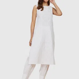 Fabindia White Cotton Embroidered Straight Kurta image 4