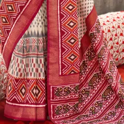 Elora Off White & Red Blended Ikat Saree With Unstitched Blouse image 4