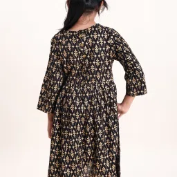 Kiddopanti Kids Black Printed Kurta image 2