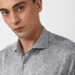 Peter England Grey Cotton Regular Fit Printed Shirt image 4