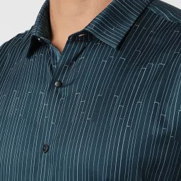 van heusen V Dot Green Cotton Slim Fit Striped Shirt image 4