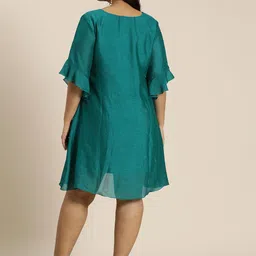 Qurvii+ Plus Size Bell Sleeves A-Line Dress image 4