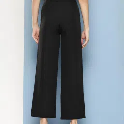 Aarika Black Straight Fit Pants image 2
