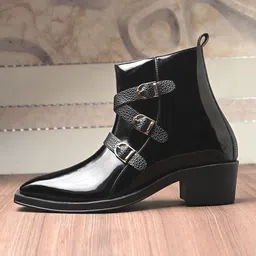 Roadster Men Black Solid Buckle Detail Chelsea Boots-image-22