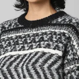 Only Black & White Geometric Print Jacquard Knit Pullover image 5