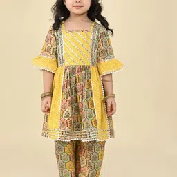 LIL PITAARA Girls Floral Printed Regular Gotta Patti Pure Cotton Kurti with Trousers-image-95