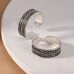 Touch925 925 Pure Silver Elegant Linework Toe Ring image 2