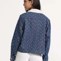 Campus Sutra Blue Cotton Regular Fit Printed Jacket image 2