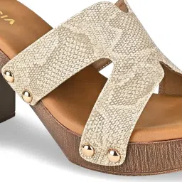 Rocia by Regal Women's Beige Casual Sandals image 4