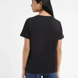 Levi's Black Logo Print T-Shirt image 2