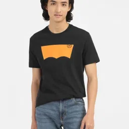 Levi's Black Cotton Regular Fit Printed T-Shirt image 4