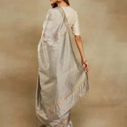 Fabindia Grey Woven Pattern Saree image 2